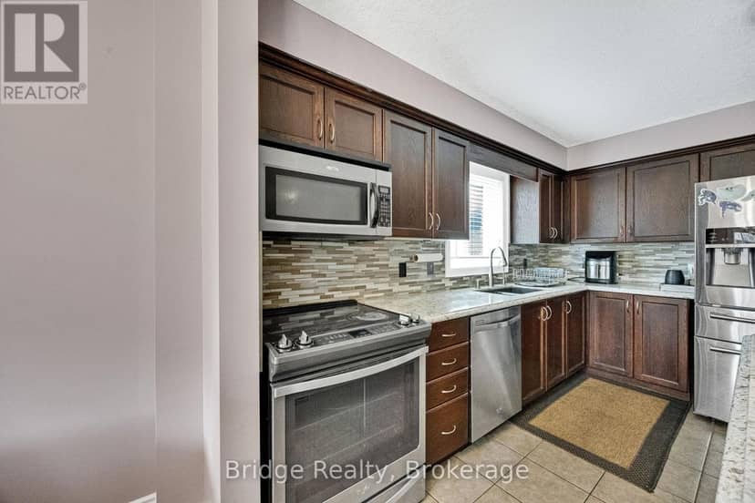 880 Frontenac Crescent — photo 20 of 40