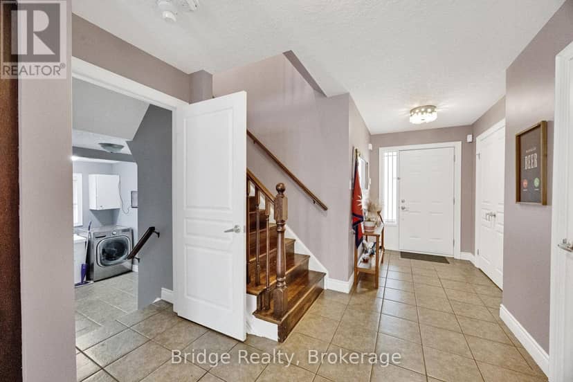 880 Frontenac Crescent — photo 24 of 40