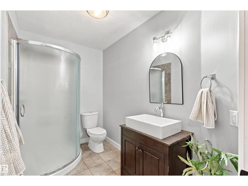 4722 63 AV — photo 23 of 32