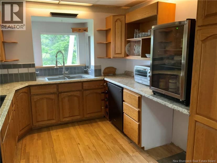 22 Rosewood Drive — photo 16 of 40