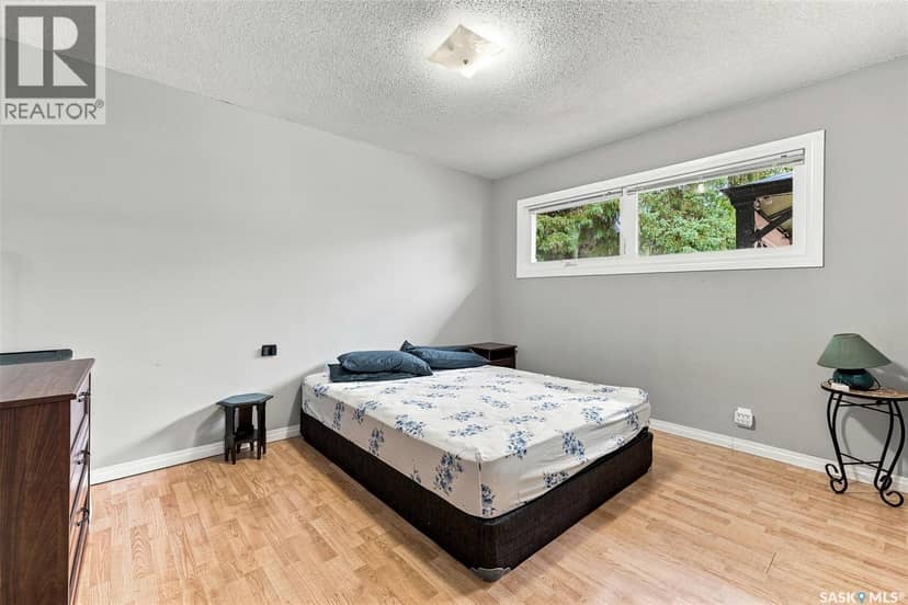 1520 Uhrich Avenue — photo 13 of 31