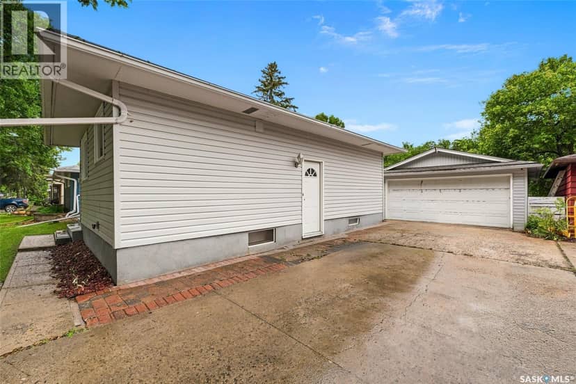 1520 Uhrich Avenue — photo 16 of 31