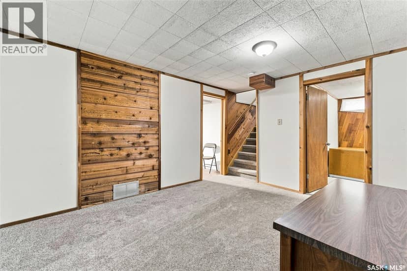 1520 Uhrich Avenue — photo 17 of 31