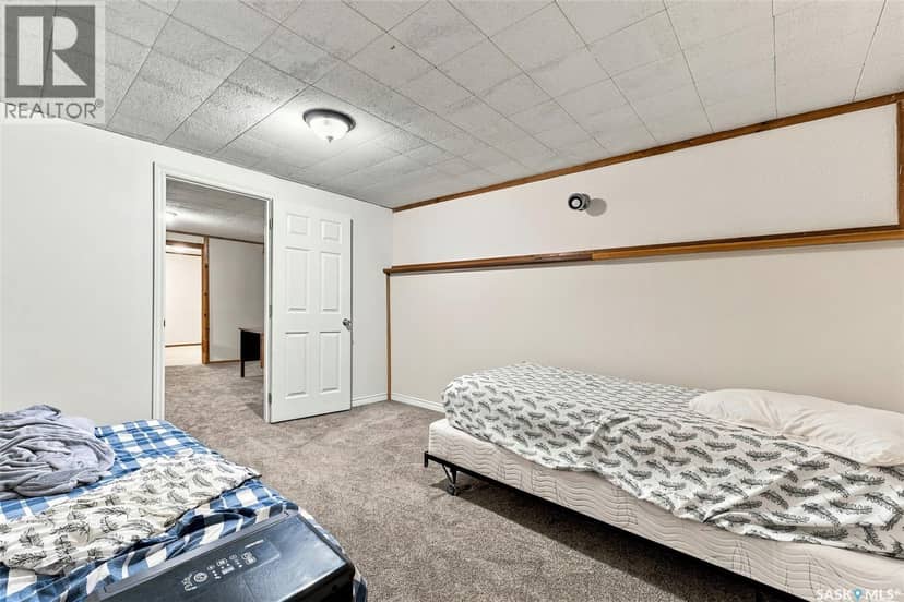 1520 Uhrich Avenue — photo 24 of 31