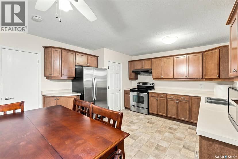 1520 Uhrich Avenue, Regina, photo 3