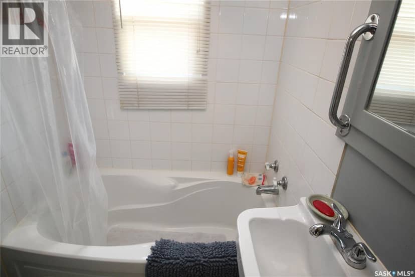 612 7th STREET E, Saskatoon, photo 8