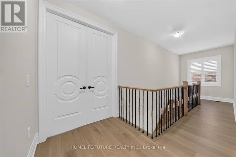 2939 Grindstone Crescent — photo 22 of 40