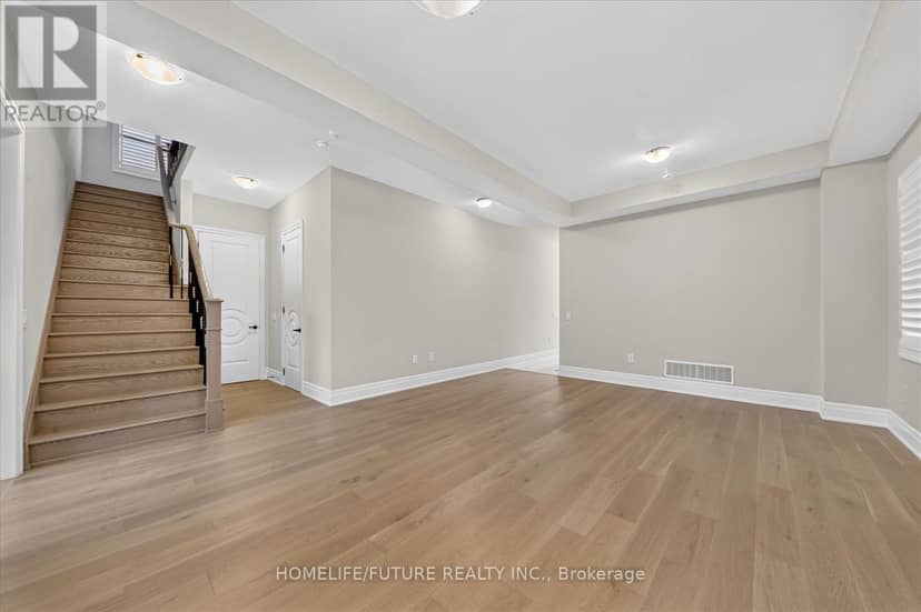 2939 Grindstone Crescent — photo 9 of 40