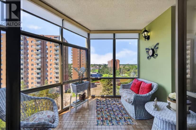 704 - 2759 Carousel Crescent — photo 14 of 40
