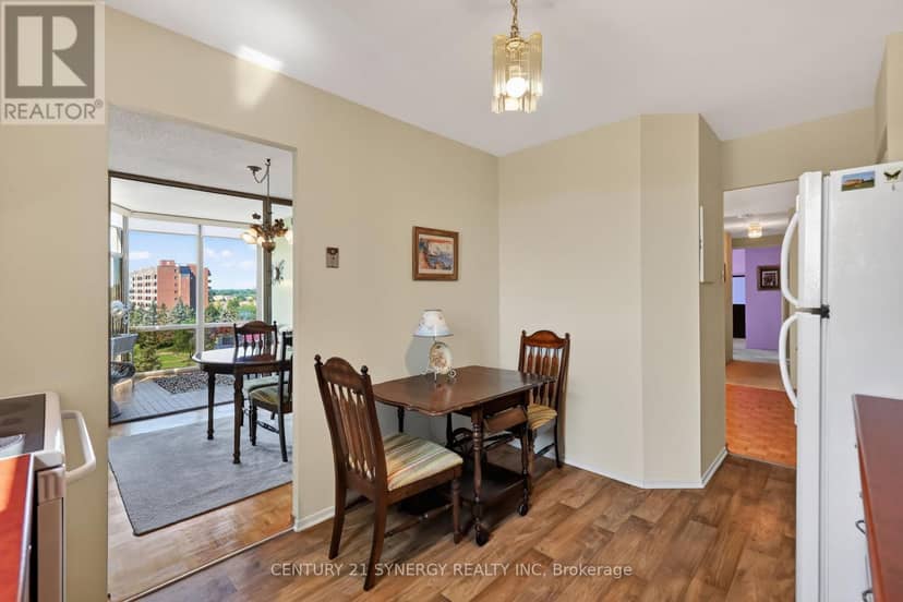 704 - 2759 Carousel Crescent — photo 19 of 40
