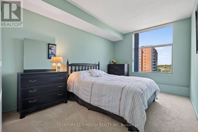 704 - 2759 Carousel Crescent — photo 31 of 40