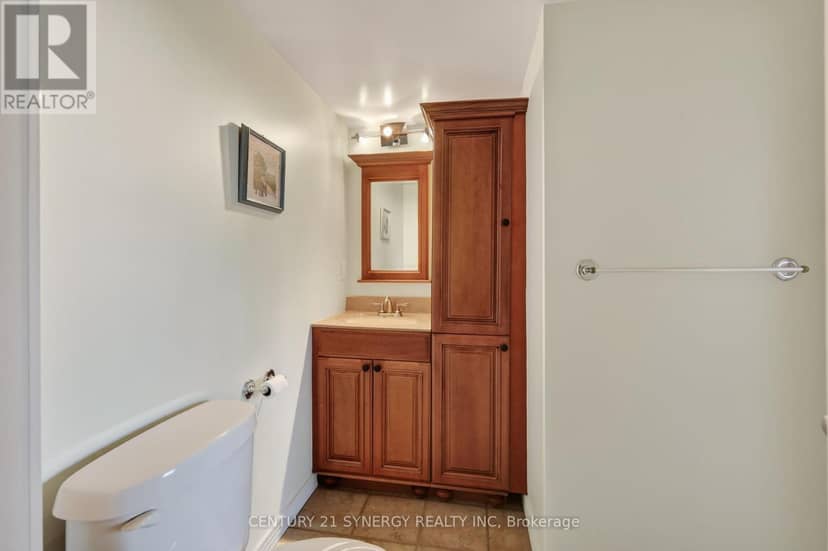 704 - 2759 Carousel Crescent — photo 35 of 40