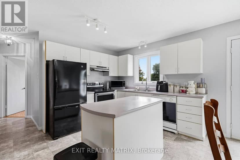 33 Frost Avenue — photo 14 of 36