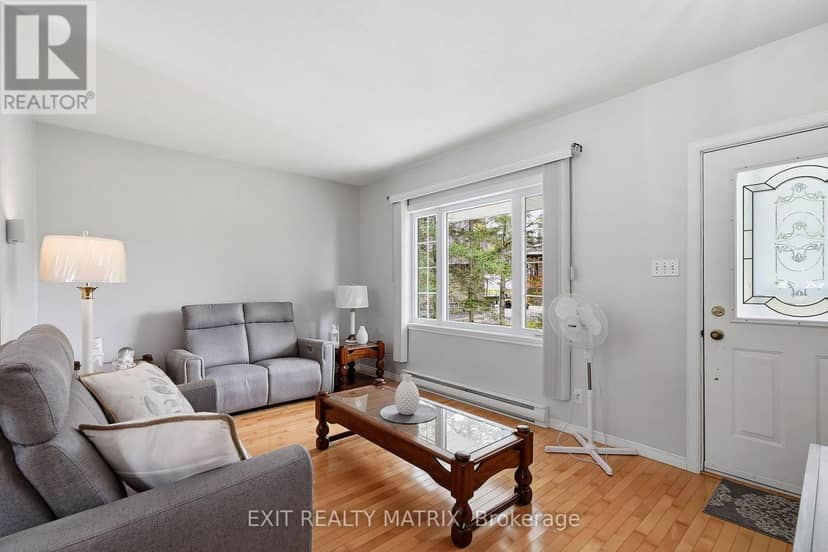 33 Frost Avenue — photo 4 of 36