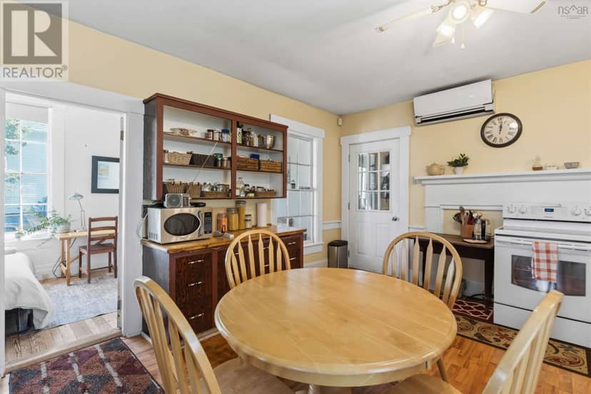 14 Seaman Street — photo 9 of 19