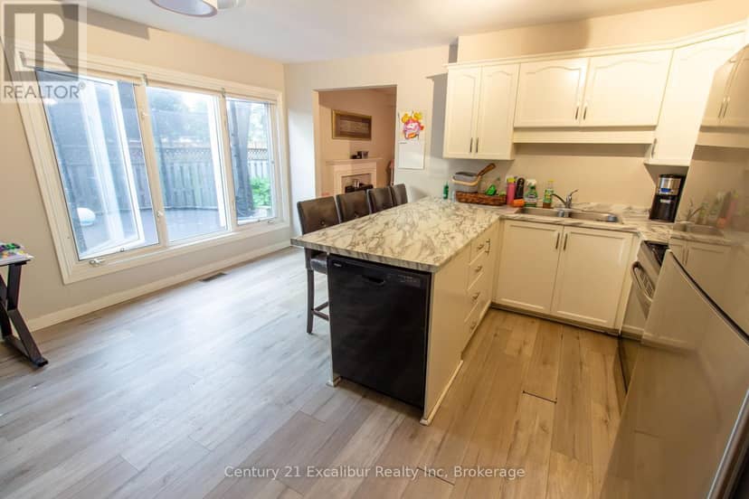 517 Shortreed Avenue — photo 4 of 15