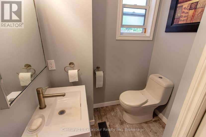 517 Shortreed Avenue — photo 5 of 15