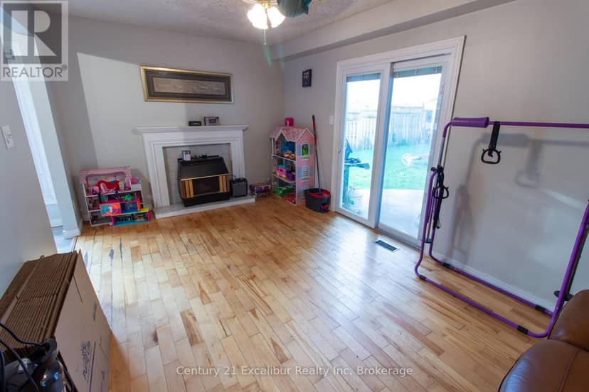 517 Shortreed Avenue — photo 6 of 15