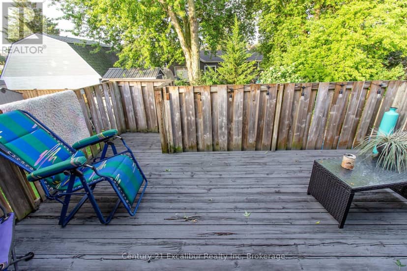 517 Shortreed Avenue — photo 8 of 15