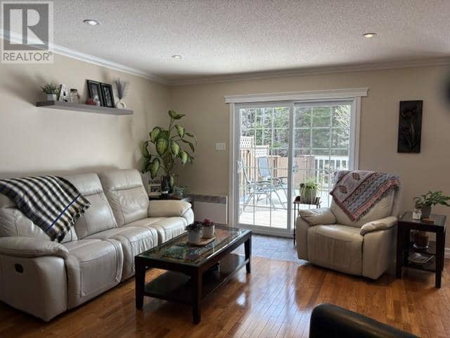 2 Crimson Avenue — photo 25 of 40