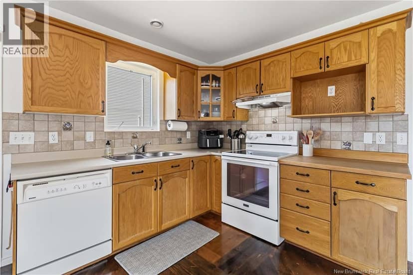 276 Glencairn Drive — photo 13 of 32