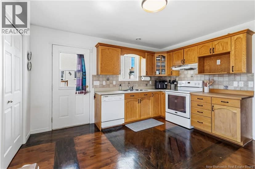 276 Glencairn Drive — photo 14 of 32