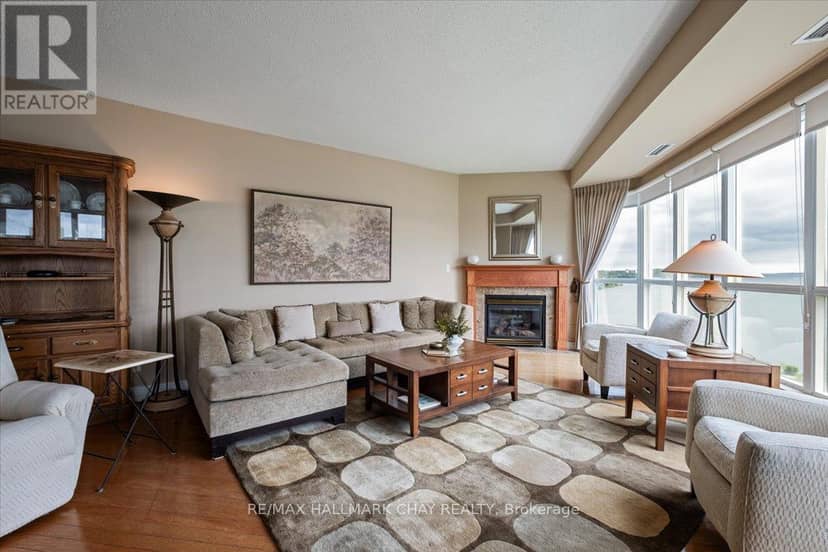 1411 - 2 Toronto Street — photo 11 of 40