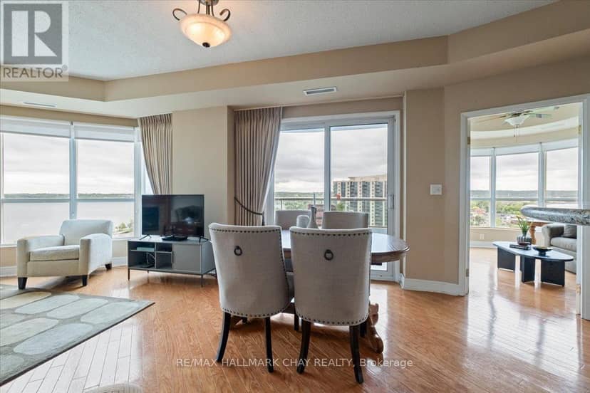 1411 - 2 Toronto Street — photo 14 of 40