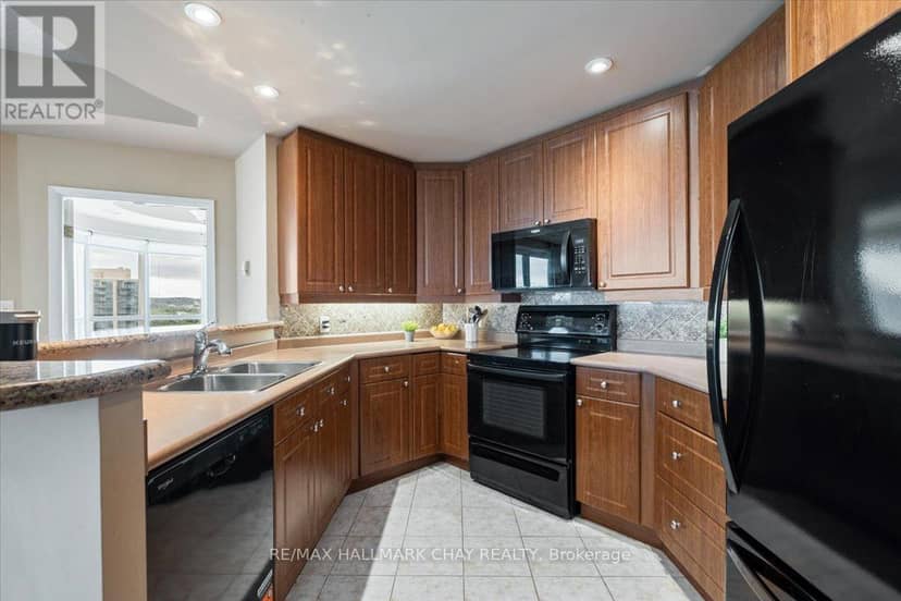 1411 - 2 Toronto Street — photo 15 of 40