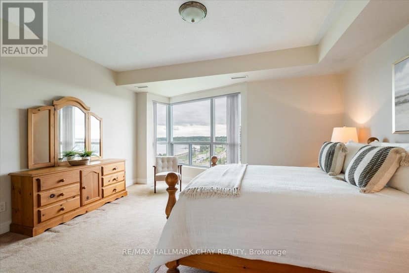 1411 - 2 Toronto Street — photo 28 of 40