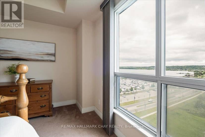 1411 - 2 Toronto Street — photo 35 of 40