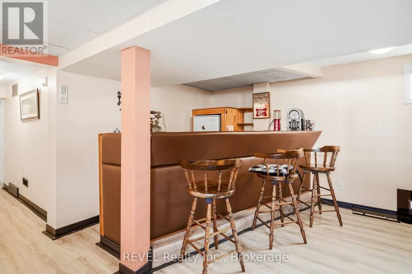 9 Cambridge Avenue — photo 22 of 27
