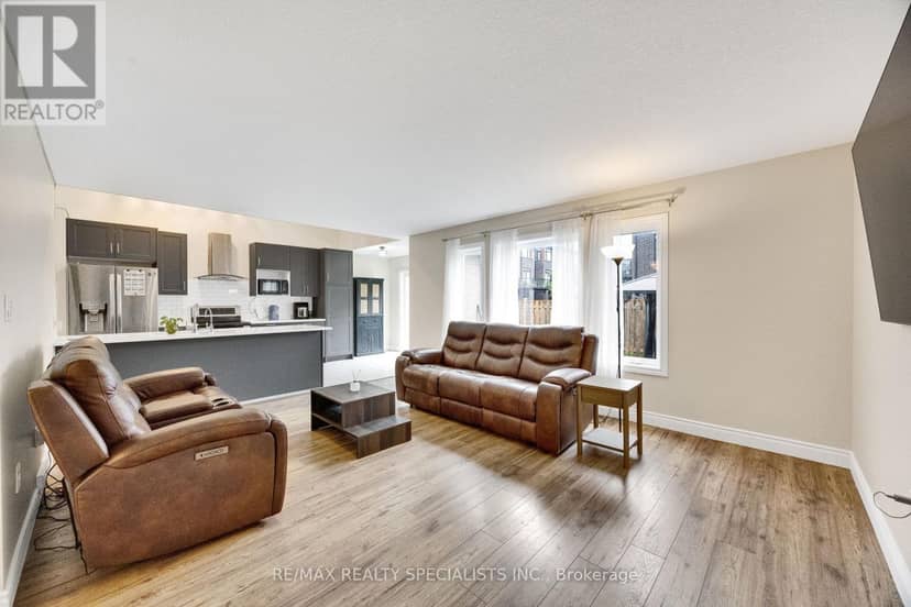 18 - 3270 Singleton Avenue — photo 10 of 40