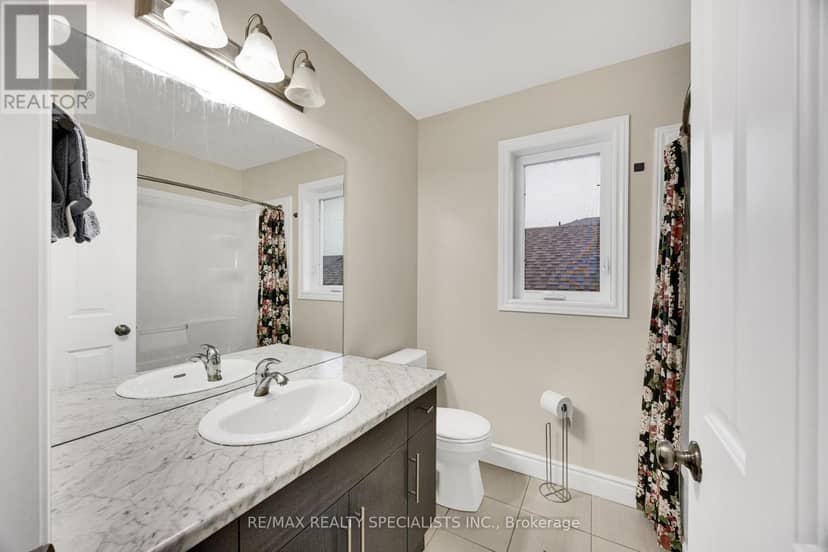 18 - 3270 Singleton Avenue — photo 29 of 40