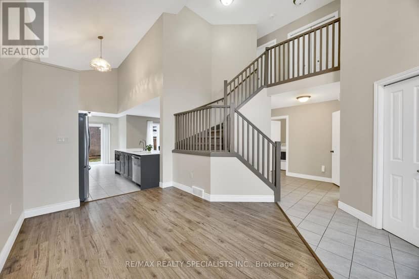 18 - 3270 Singleton Avenue — photo 6 of 40