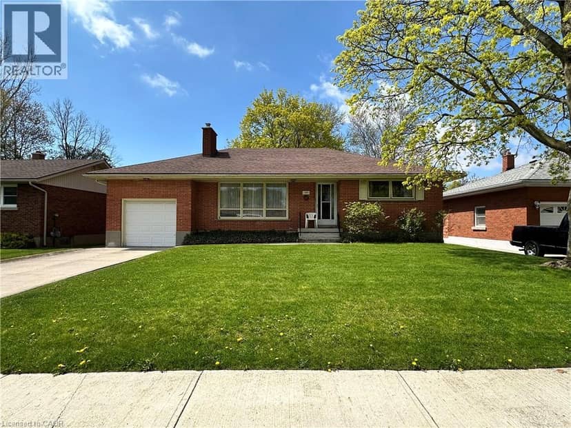 130 GARDINER Avenue E — photo 40 of 40