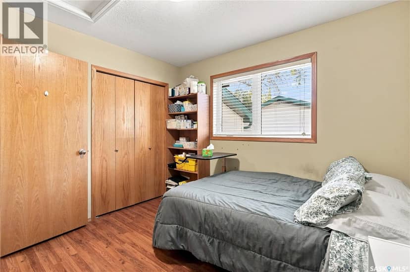 4920 Dewdney Avenue — photo 18 of 40