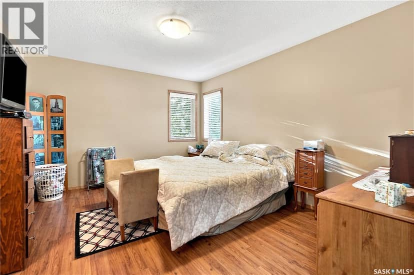 4920 Dewdney Avenue — photo 19 of 40