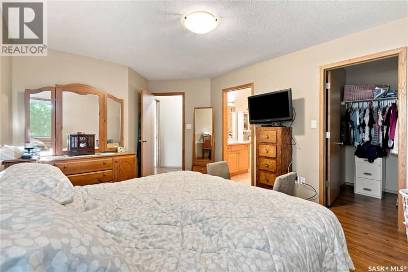 4920 Dewdney Avenue — photo 20 of 40