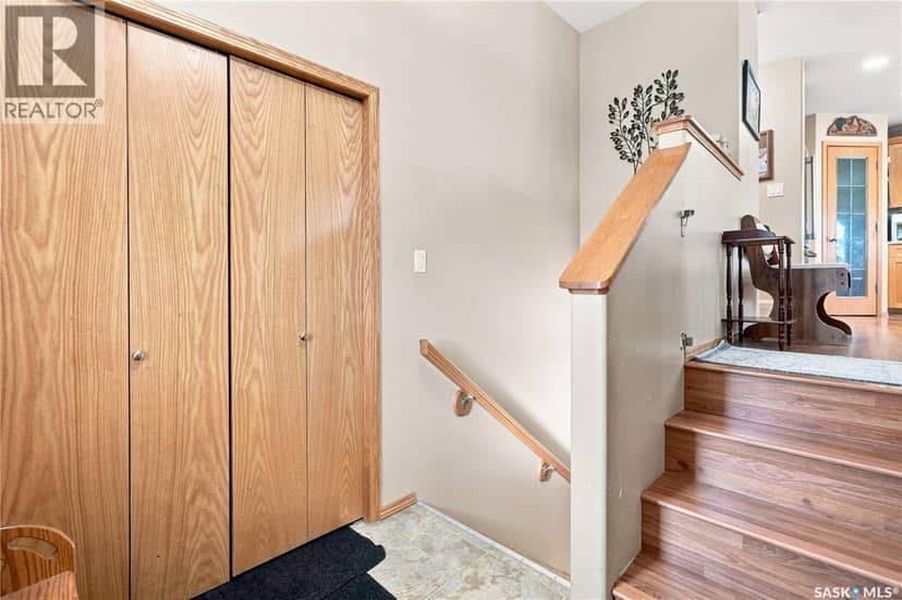 4920 Dewdney Avenue — photo 3 of 40