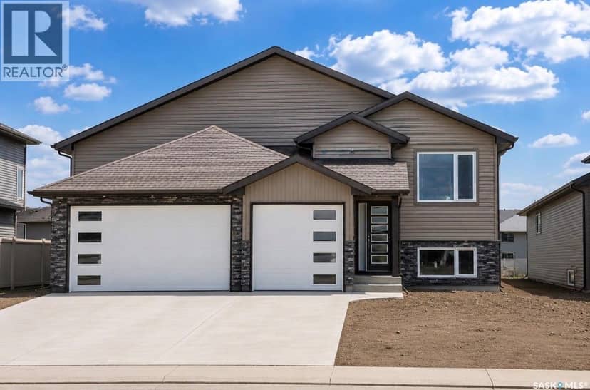 216 Veterans DRIVE — photo 1 of 2