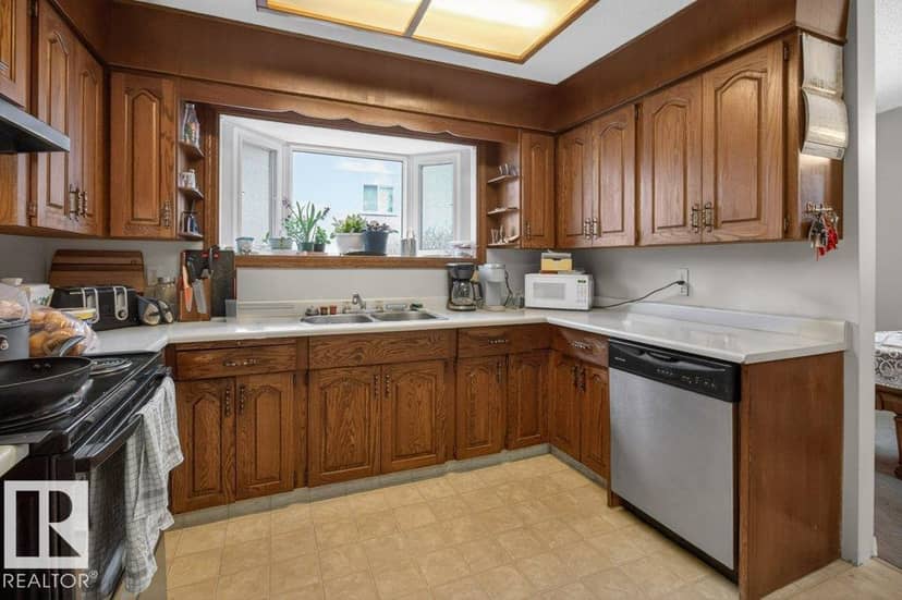 73 Starling Dr — photo 10 of 36
