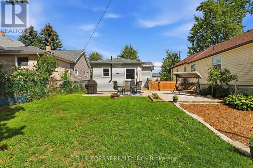 35 Mackay Avenue — photo 31 of 40