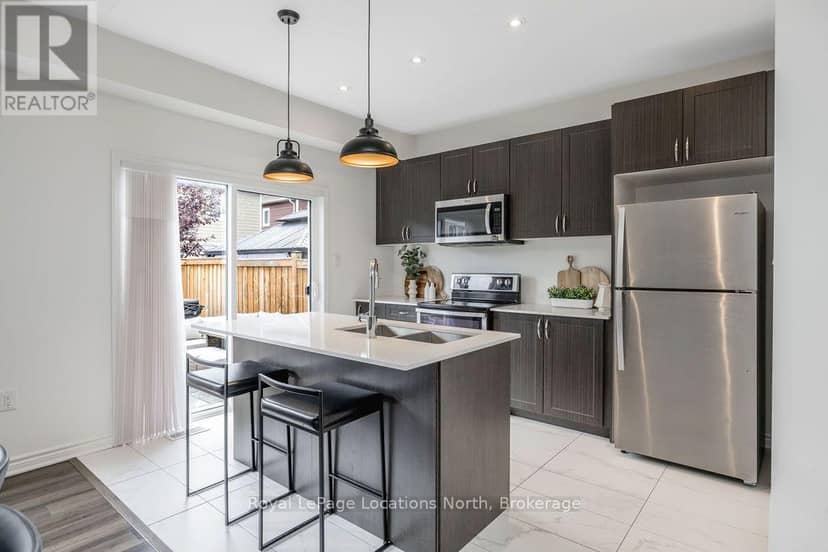 11 Catamaran Drive — photo 6 of 32