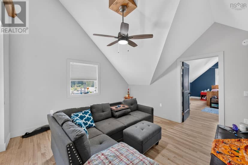 997 Maple Avenue — photo 38 of 40