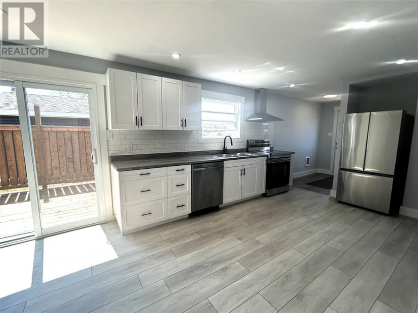 2 Pine Avenue — photo 10 of 24