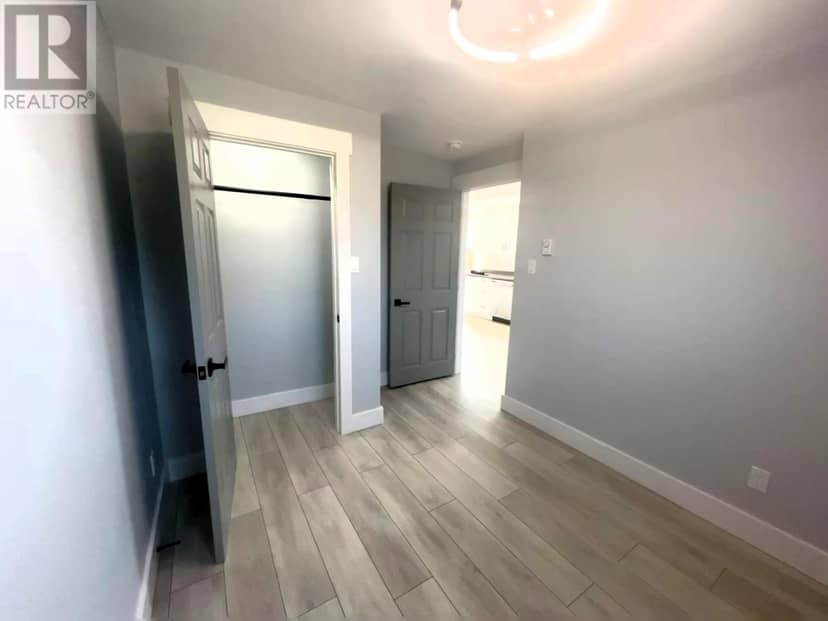 2 Pine Avenue — photo 11 of 24