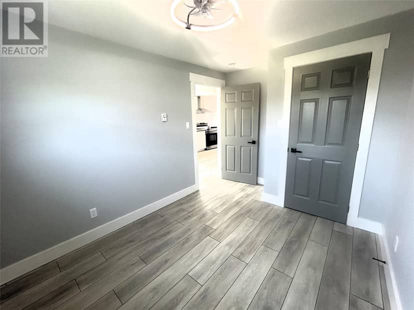2 Pine Avenue — photo 17 of 24