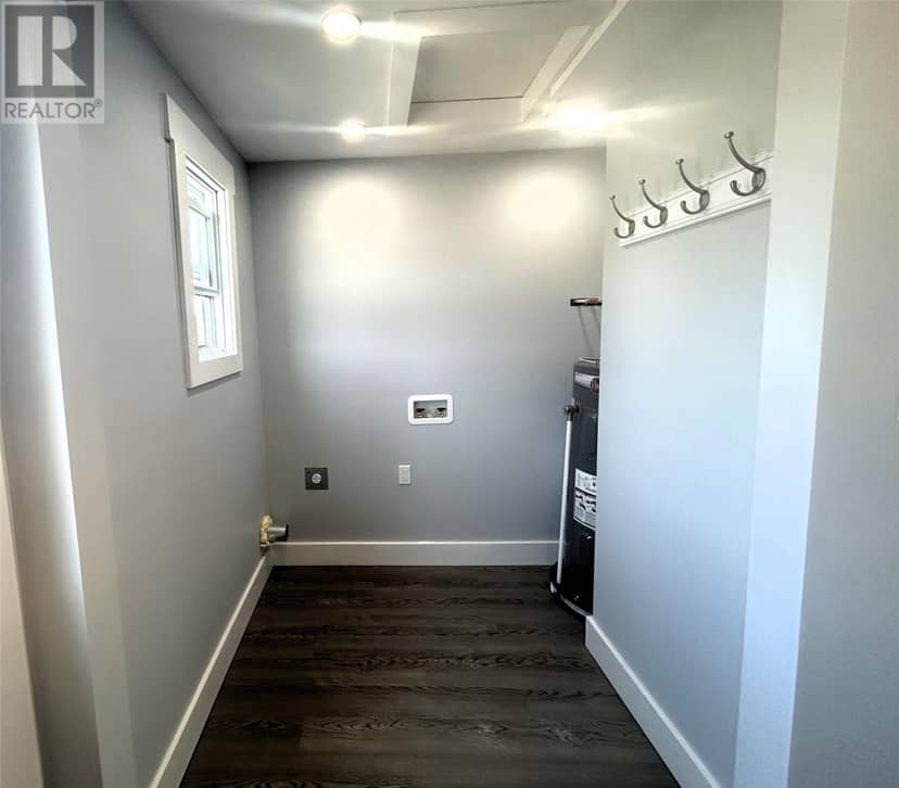 2 Pine Avenue — photo 20 of 24