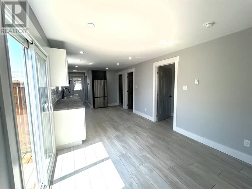 2 Pine Avenue — photo 9 of 24